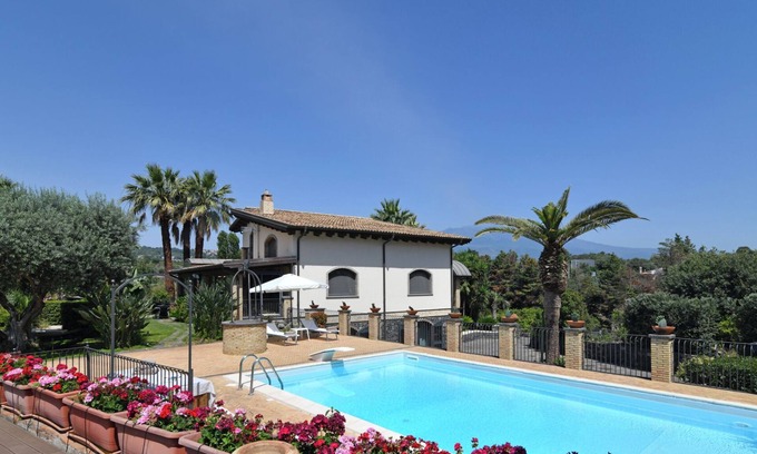 Acireale Villa | VILLA BIDDIZZA an oasis of peace and relaxation