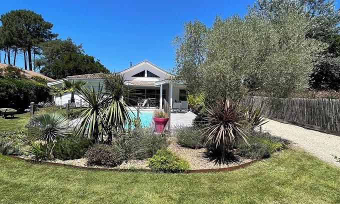 Ares Villa | Villa Blanche, in Arès, quiet family villa with heated swimming pool