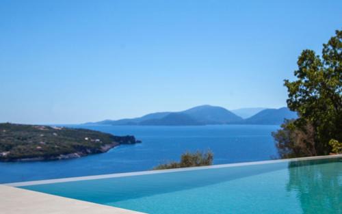 Evgiros Apartamento | Villa Blauw with Infinity Pool & Sea Views