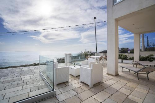 Marina San Gregorio Apartamento | Villa Blu Panoramica Trilo Sea View - Happy Rentals