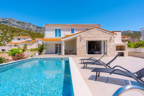 Stankovici Villa | Villa Bohemica with Private Heated Pool
