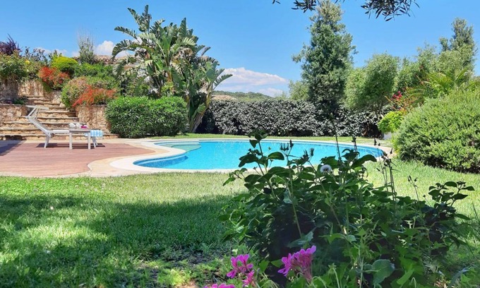 Castiadas Villa | Villa Bougainvillea - Villa de lujo con piscina a 500 metros del mar