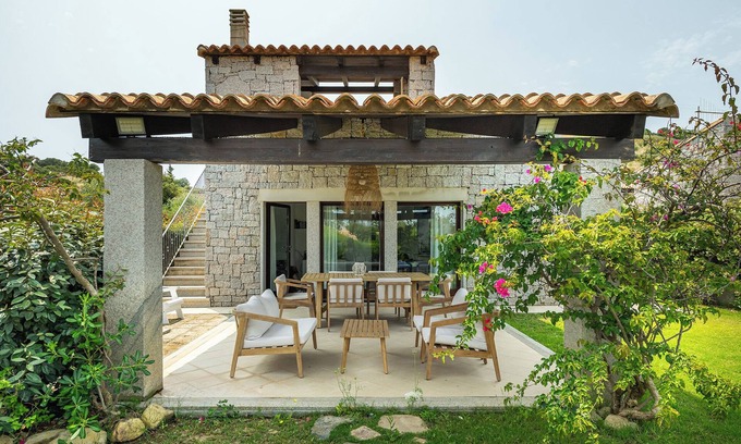 Cala Sinzias Villa | Villa Bouganville - Un refugio relajante a un paso de la playa de Cala Sinzias