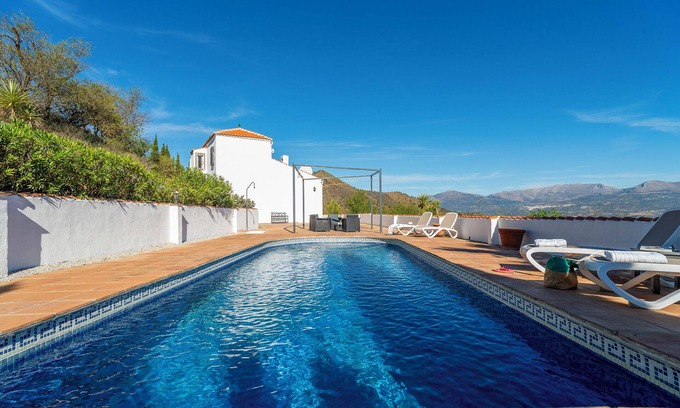 Vinuela Villa | Villa "Bravo spectacular views" con vistas al lago y a la montaña, piscina, jardín y Wi-Fi