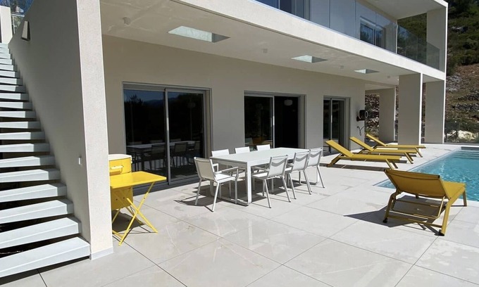 Roquevaire Villa | Villa Brune - Lascours