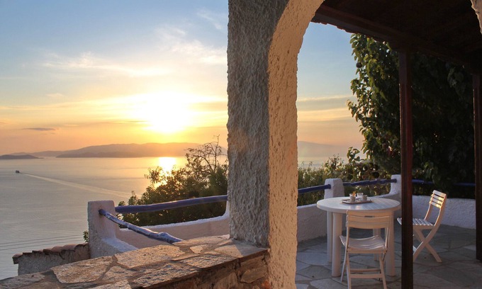Xanthi Region Villa | Villa Camelia. Vista privilegiada sobre el mar Egeo. Acceso al mar desde el parque privado.