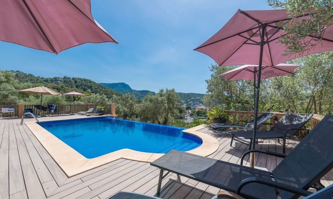 Soller Villa | Villa "Can Baixo" con vistas al mar, Wi-Fi, jardín y piscina compartidos