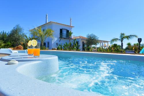 Fonte do Bispo Villa | VILLA CARACOL Heated Swim Spa & Mini-Golf
