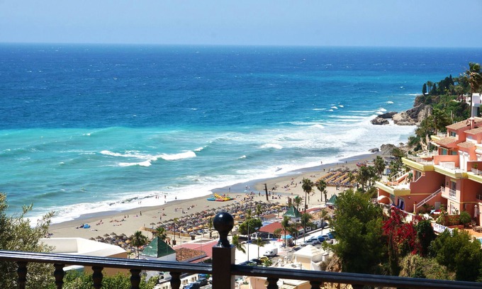 Chimenea Villa | Villa 'Casa Alba' con vistas al mar, Wi-Fi y aire acondicionado