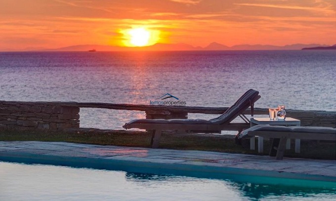 Kea Villa | Villa Casa Bianca en el paseo marítimo con una piscina y vistas increíbles al mar