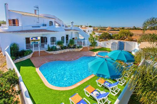 Patroves Villa | Villa Casa do Laguinho by Villa Plus