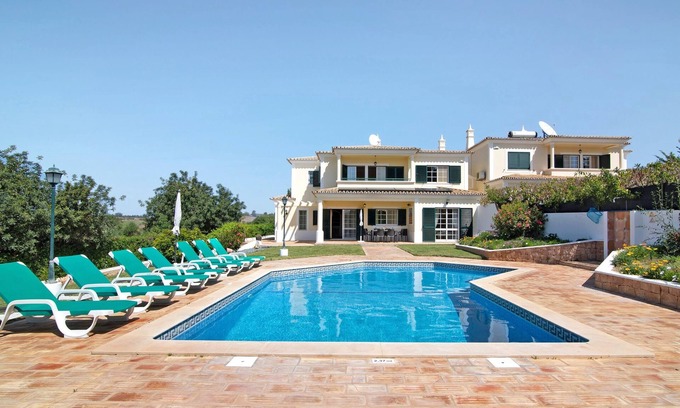 Albufeira Villa | Villa 'Casa dos Avós' con piscina privada, terraza y Wi-Fi