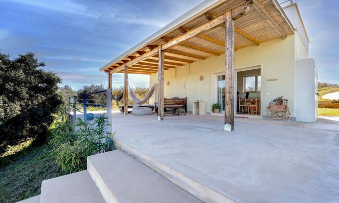 Otranto Villa | Villa "Casa Romantica" con piscina compartida, 2 terrazas privadas y Wi-Fi
