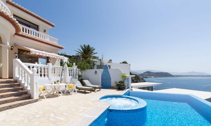 Salobrena Villa | Villa Casa Tomise con piscina privada y fantásticas vistas.