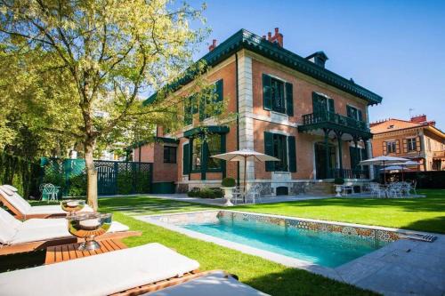Thermal Chalet De Esquí | Villa - Chalet Clermont-Tonnerre avec piscine en centre-ville