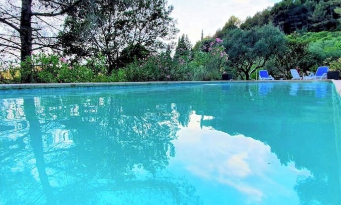 Auriol Villa | Villa Cigalons en Pleine Pinède + Piscine Chauffée au Coeur D'une Oliveraie