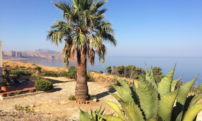 Macari Villa | Villa Ciusca - villa con jardín cerca de San Vito Lo Capo