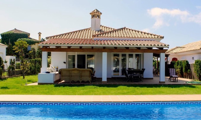Cabo Roche Villa | Villa Clara - Villa preciosa y luminosa muy cerca de la playa de Roche con piscina privada