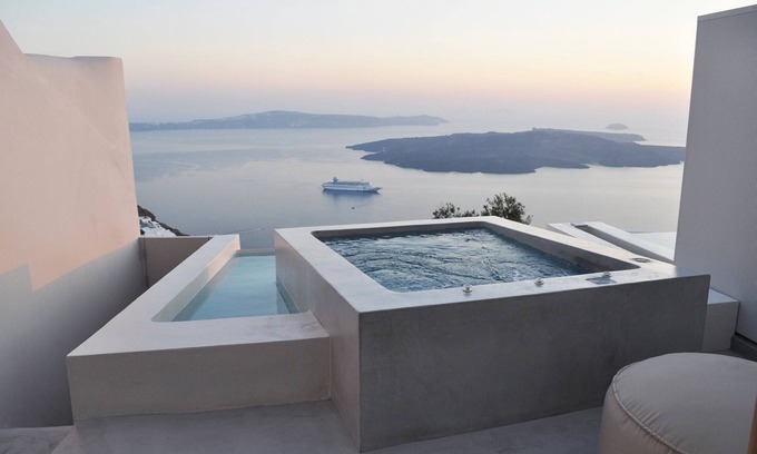 Firostefani Villa | Villa Cloud/heated plunge pool, caldera view