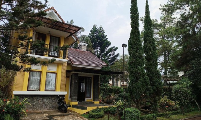 Cipanas Villa | Villa Colonel N9/7