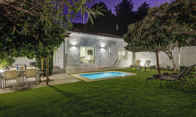 Torremolinos Villa | Villa Conchita Torremolinos - Modern villa close to beach, shops & restaurants