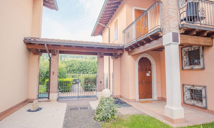 Lonato del Garda Villa | Villa Corte Barcuzzi - Italian Homing