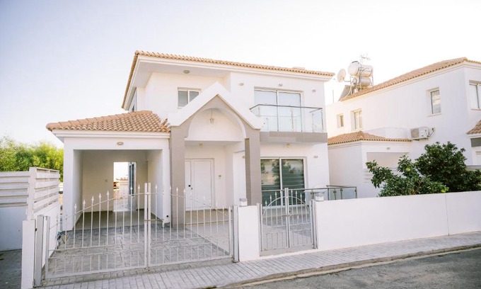 Ayia Napa Villa | Villa Costa Cornelia Homes