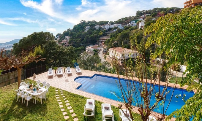 Lloret de Mar Villa | Villa 'Costacabana - Marysol' con vistas al mar, piscina privada y Wi-Fi