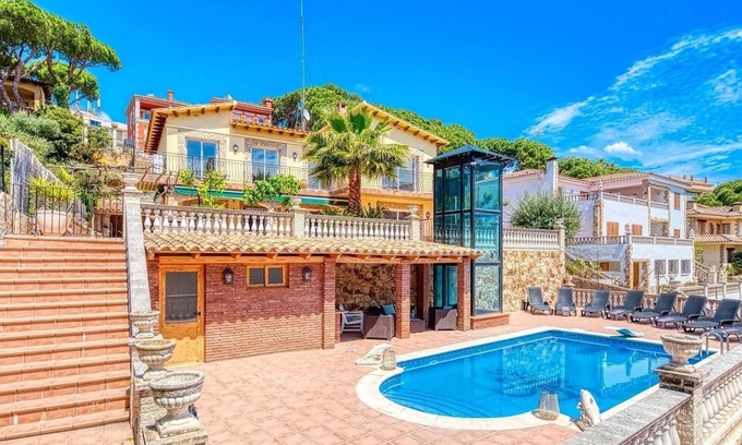 Lloret de Mar Villa | Villa "Costacabana - Dolce Vita" con piscina privada, terrazas privadas y Wi-Fi