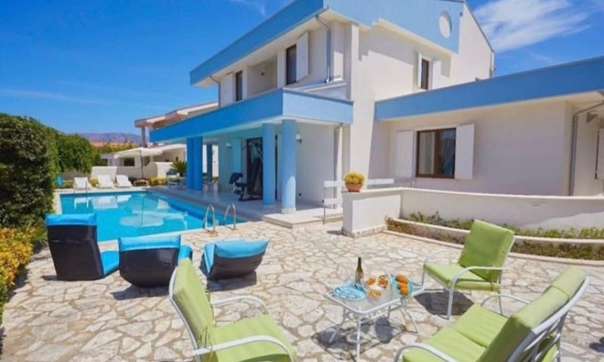 Balestrate Villa | Villa Costantino