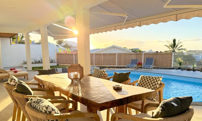 Carosse Casa | Villa Cosy Kerval: Elegancia y serenidad con piscina y vistas impresionante