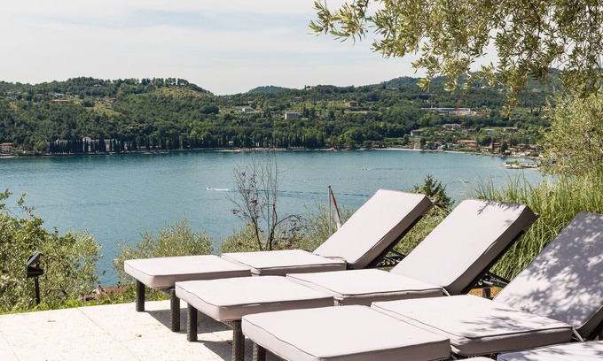 Salo Villa | Villa Cuore with lake view and private pool