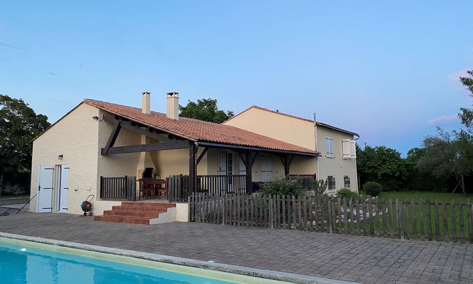 Julienne Casa | Villa de Charme Avec Piscine - Idéale Pour des Vacances en Famille ou Entre Amis