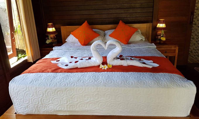 Andong Cama Y Desayuno | Delyana Coco Villa, Pondok Lebah