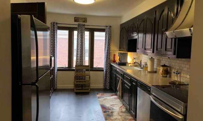 Grosse Pointe Apartamento | Villa del Lago-Luxury King w/2 Queens in Windmill Pointe