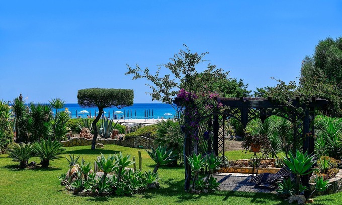 Costa Rei Villa | Villa 'Delle Agave' con vistas al mar, Wi-Fi y aire acondicionado