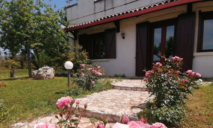 Uggiano la Chiesa Villa | "Villa delle Rose" con piscina, jardín, terraza y Wi-Fi