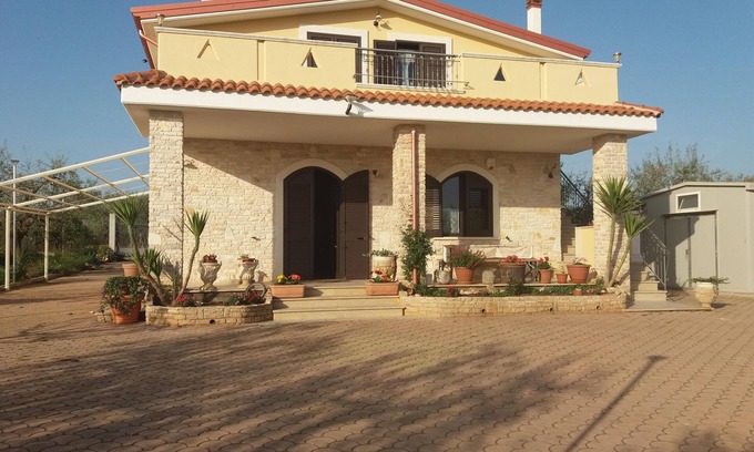 Corato Villa | VILLA DI CAMPAGNA A 3 KM DEL CENTRO DE LA CIUDAD