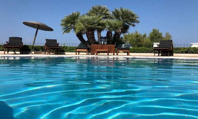 Egira Villa | Villa Dolphin - Casita frente al mar con piscina