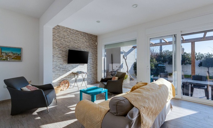 Funtana Meiga Villa | Villa "Domus Bianca" con vistas al mar, jardín y Wi-Fi