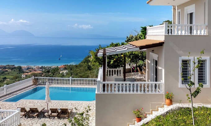Evgiros Villa | Villa con piscina privada y vistas panorámicas al mar en Vasiliki, Lefkada