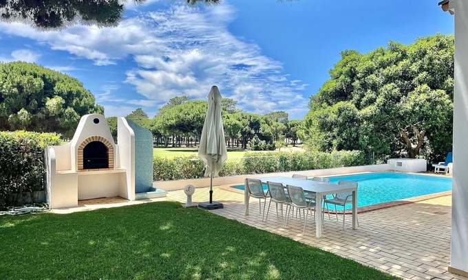 Quarteira Casa | Villa du Golf III-garden and private pool-air conditioning-5 minutes from the beach