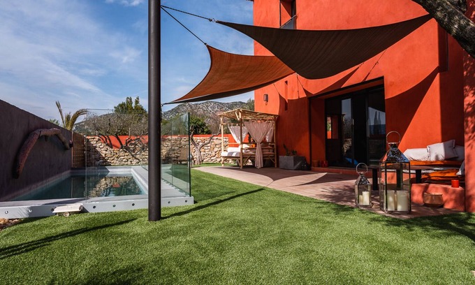 Gemenos Villa | *VILLA DUNE* Charming building with swimming pool, in absolute peace and quiet