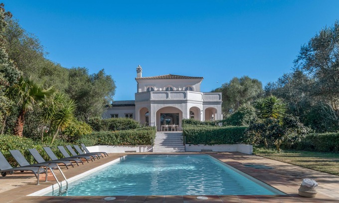 Benalup-Casas Vieja Casa | Villa 'Eagle' con piscina privada, Wi-Fi y aire acondicionado