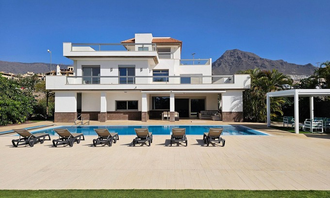 Costa Adeje Villa | Villa El Duque Privé
