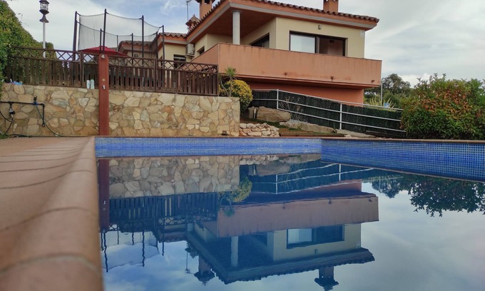 Tordera Chalet De Esquí | VILLA EL MIRADOR 9pax cerca playa