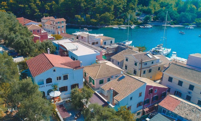 Gaios Casa | Villa Eleni: Gaios Waterfront House