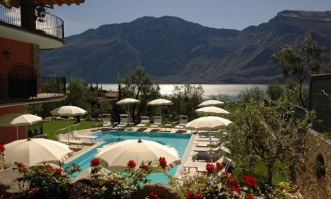 Limone sul Garda Cama Y Desayuno | Villa Elite Resort