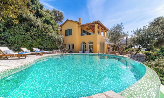 Sivota Villa | Villa Elpida - ALQUILER DE COCHE GRATIS! Piscina privada, WI-FI y hermosas vistas al mar.