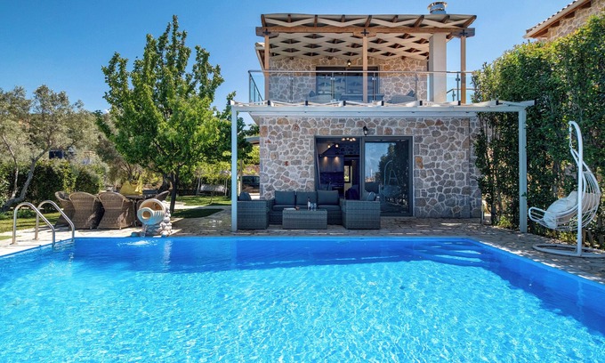Tsoukaladhes Villa | Villa "Emily" con vistas al mar, piscina privada y Wi-Fi
